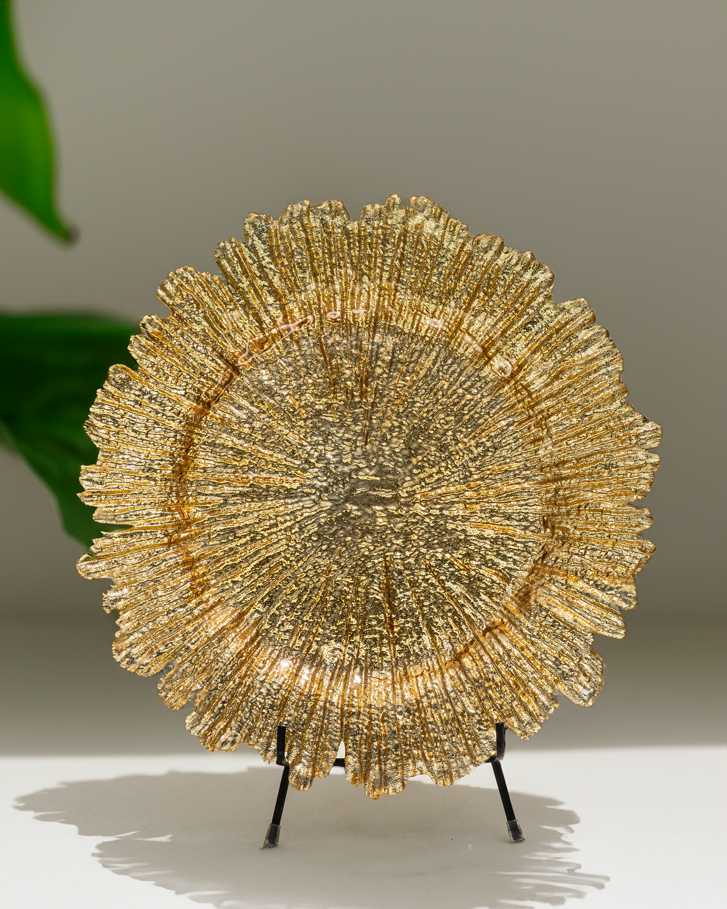 Bajo plato “Flor de loto Dorada”