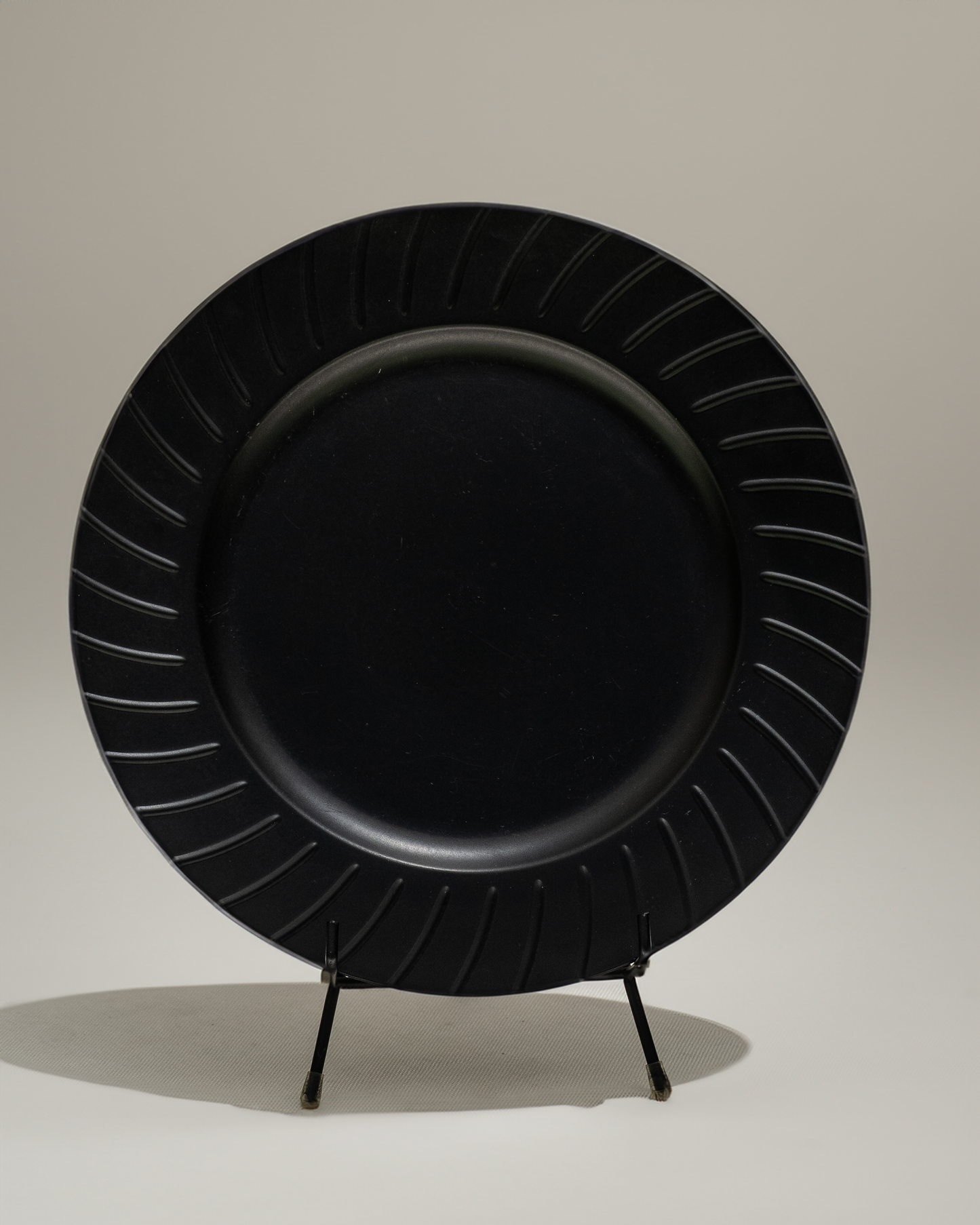 Bajo plato negro matte