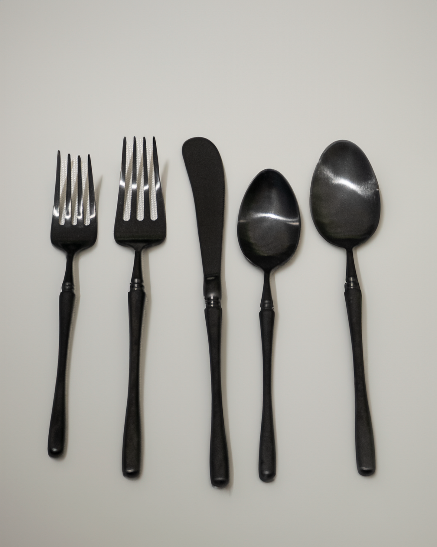 Cubiertos “Negros matte”
